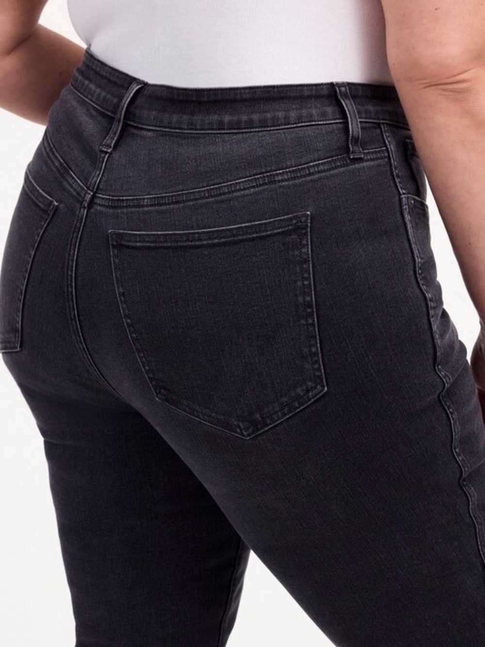 Madewell Plus Mid-Rise Stovepipe Jeans 18 W black Armand Wash Raw-Hem Edition - Picture 5 of 15